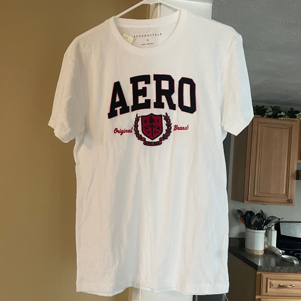 🆕 Mens Aeropostale 100% Cotton Tee - Size S